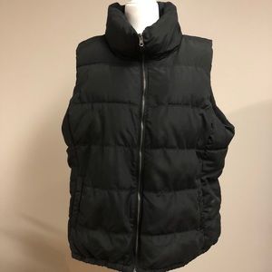 Black Old Navy puffer vest